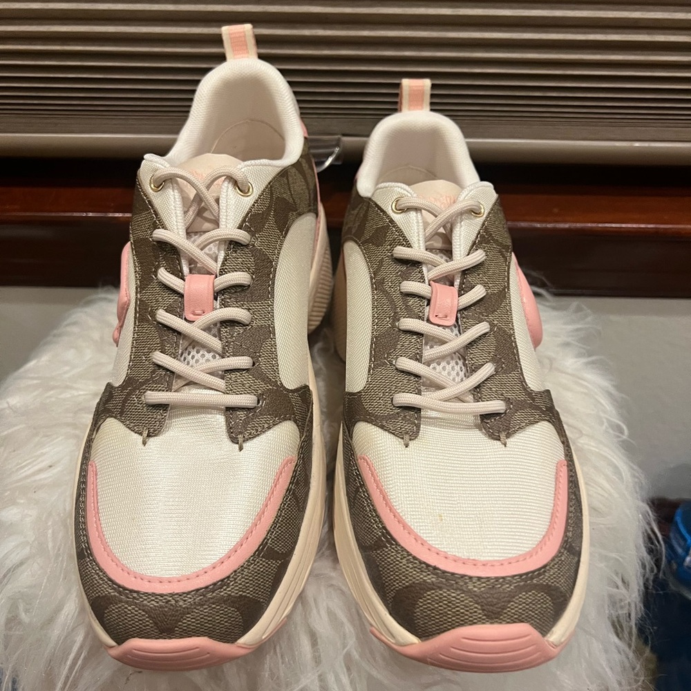 Coach Women's Sneakers in Cream and Pink